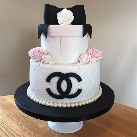 pink chanel pink louis vuitton cake|chanel cake designs.